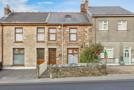 College Street, 3 bedroom Mid Terrace House for sale, £299,950