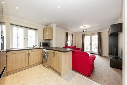 Old Watling Street, 3 bedroom  Flat for sale, £275,000