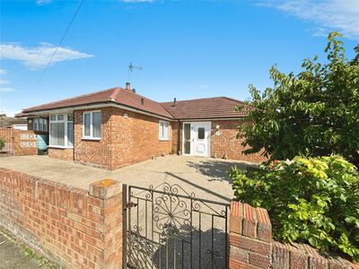 Pilgrims Way, 5 bedroom Detached Bungalow for sale, £580,000