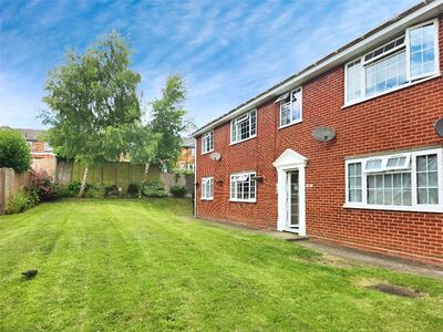 Roseacre Close, 2 bedroom  Flat for sale, £235,000