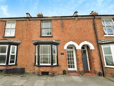 3 bedroom Mid Terrace House for sale