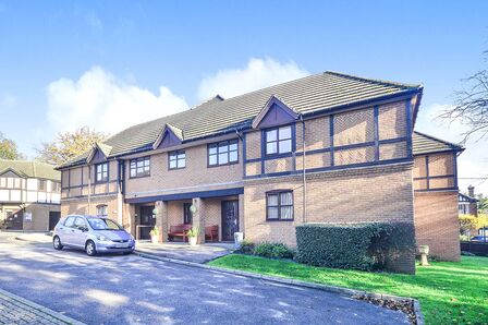 Sturry Court Mews, 1 bedroom  Flat for sale, £65,000