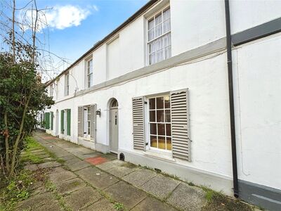 2 bedroom Mid Terrace House for sale