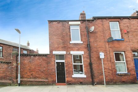 Bellgarth Road, 2 bedroom Mid Terrace House to rent, £700 pcm