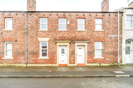 2 bedroom Mid Terrace House to rent