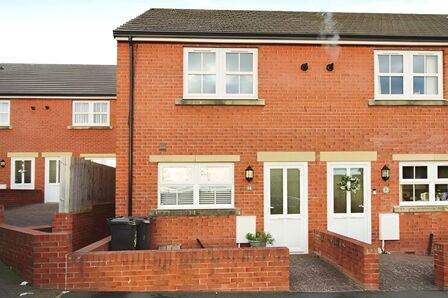 2 bedroom End Terrace House to rent