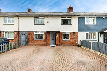 4 bedroom Mid Terrace House for sale