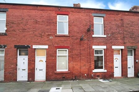 2 bedroom Mid Terrace House for sale