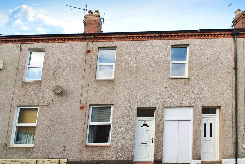 3 bedroom Mid Terrace House for sale