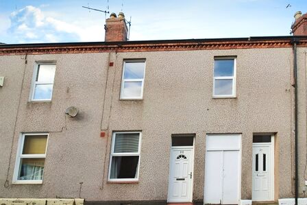 3 bedroom Mid Terrace House for sale