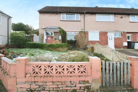 Pennine Way, 2 bedroom End Terrace House for sale, £55,000