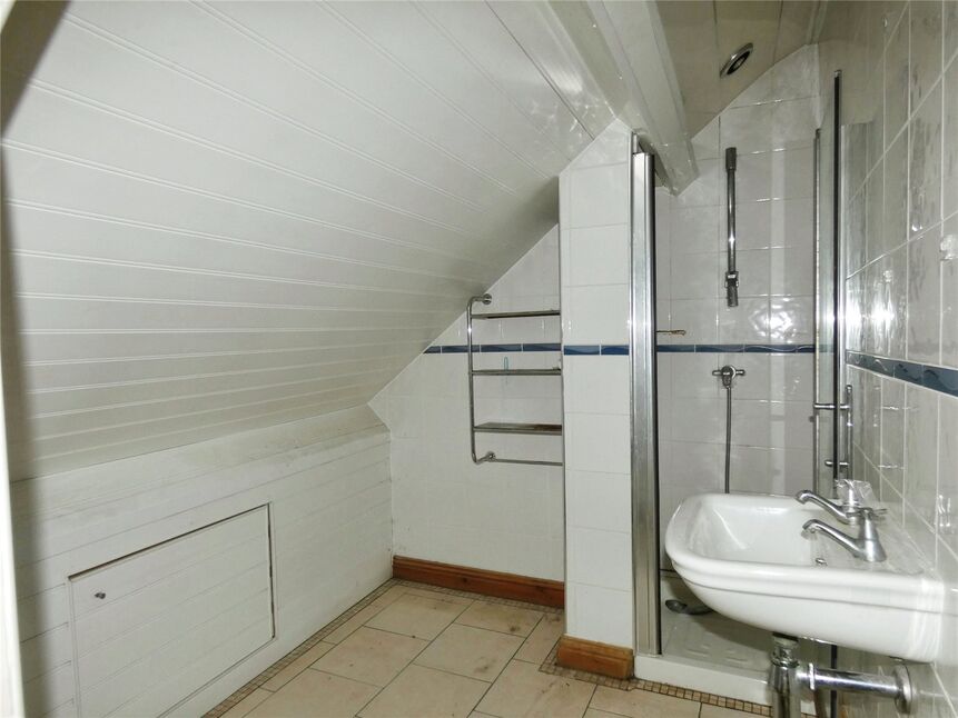 Attic En-Suite Shower