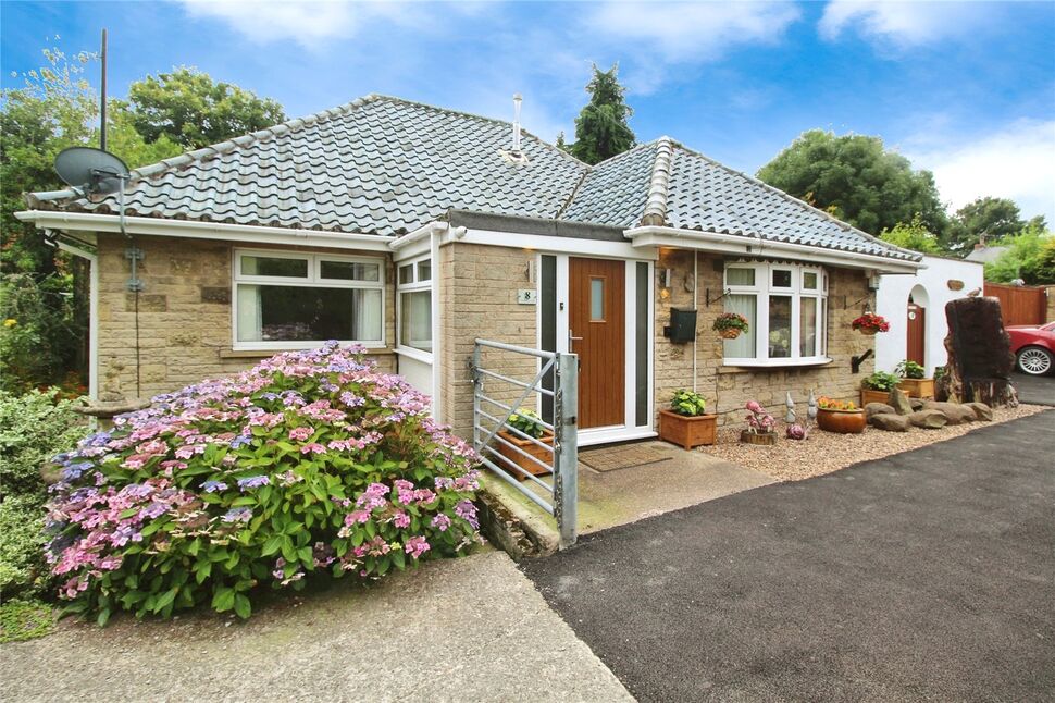 2 bedroom Detached Bungalow for sale