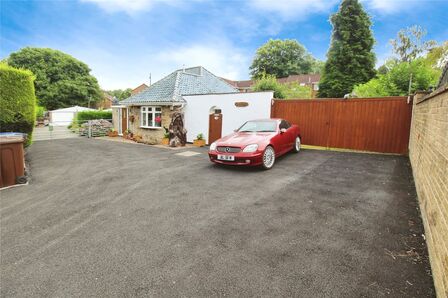 Mortomley Lane, 2 bedroom Detached Bungalow for sale, £395,500