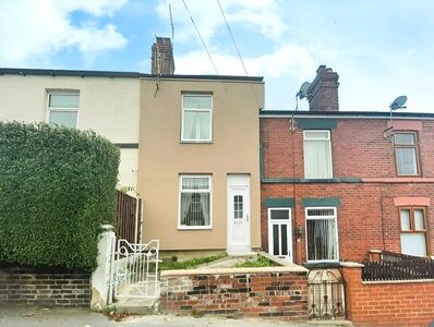 3 bedroom Mid Terrace House for sale