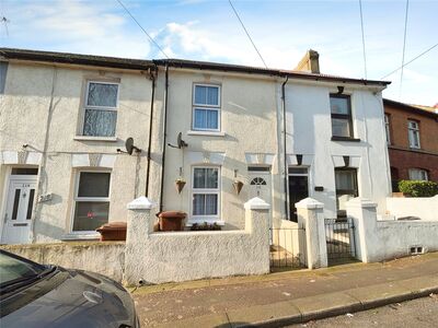 Upper Luton Road, 2 bedroom Mid Terrace House for sale, £225,000