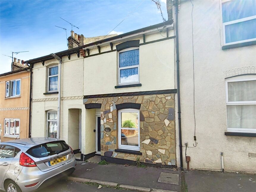 Main image of 2 bedroom Mid Terrace House for sale, Sydney Road, Chatham, Kent, ME4