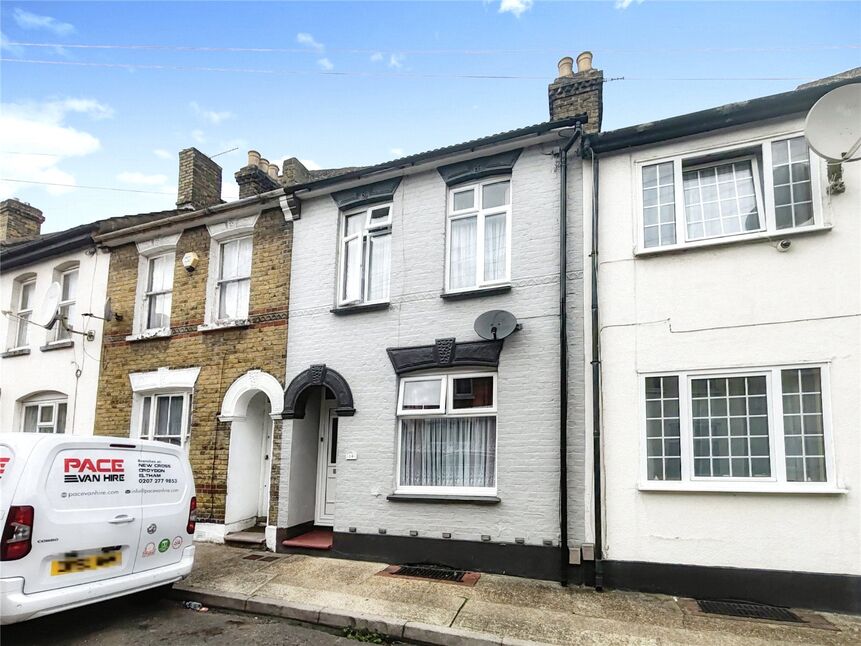 3 bedroom Mid Terrace House for sale