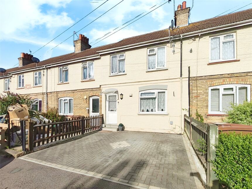 3 bedroom Mid Terrace House for sale