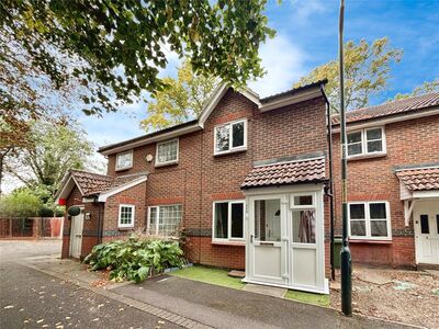 2 bedroom Mid Terrace House for sale