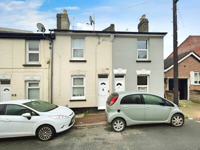 3 bedroom End Terrace House to rent