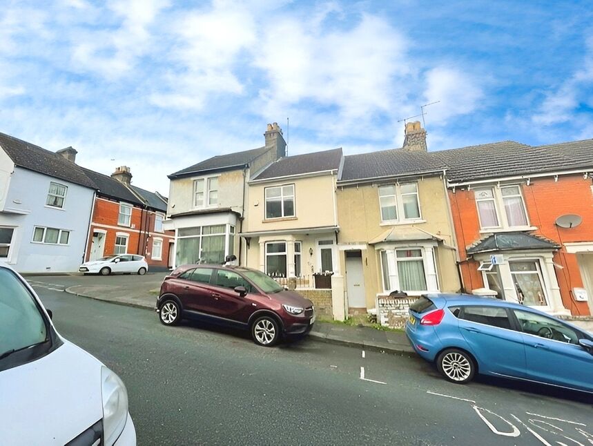 Main image of 3 bedroom Mid Terrace House to rent, Sturla Road, Chatham, Kent, ME4