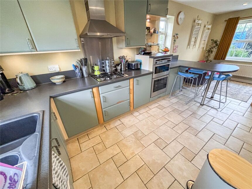 Kitchen / Dining Area