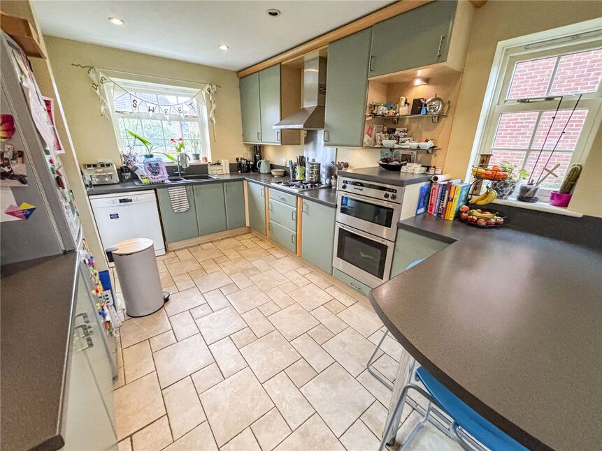 Kitchen / Dining Area