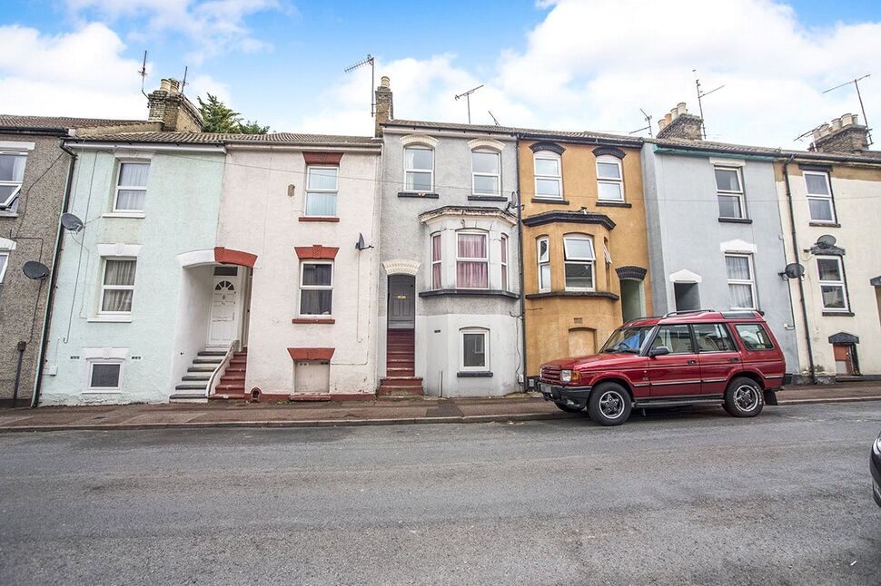 2 bedroom Mid Terrace House for sale