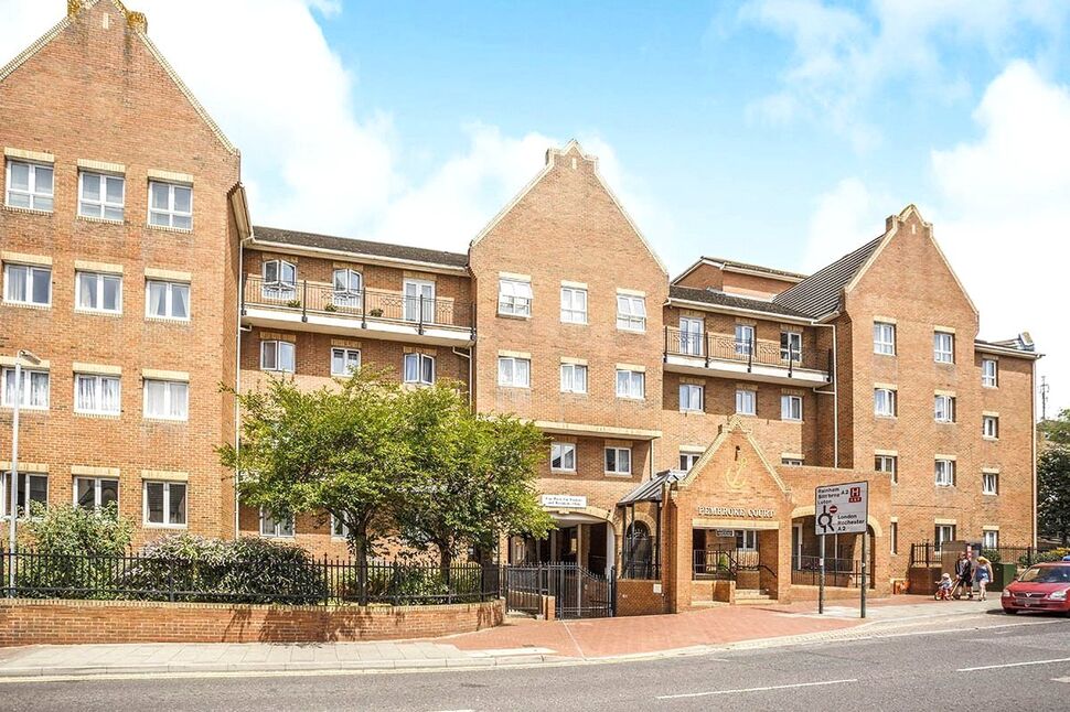 Main image of 1 bedroom  Flat for sale, High Street, Chatham, Kent, ME4