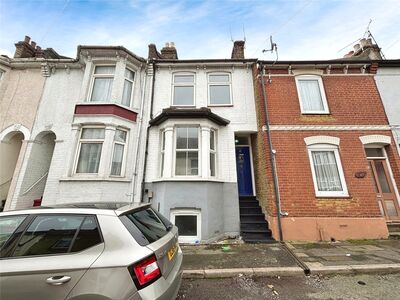 3 bedroom Mid Terrace House for sale