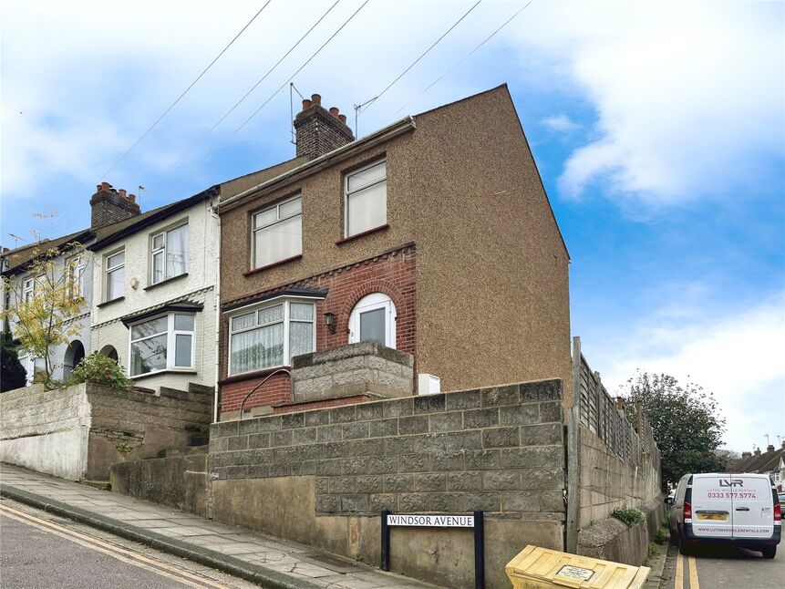 Main image of 3 bedroom End Terrace House for sale, Windsor Avenue, Chatham, Kent, ME4