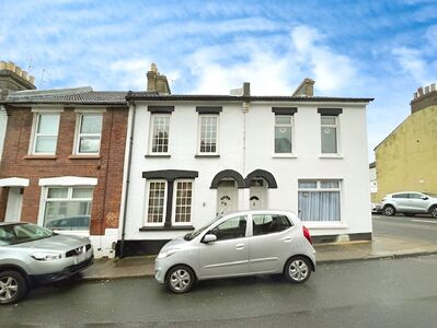 Dale Street, 2 bedroom Mid Terrace House to rent, £1,250 pcm