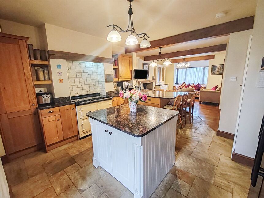 Kitchen / Breakfast Room