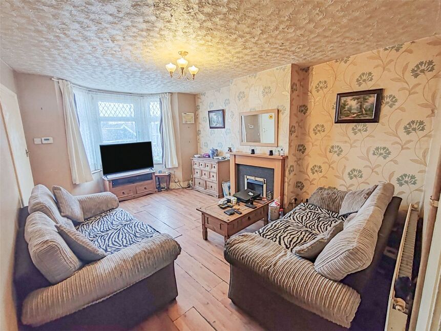 Main image of 3 bedroom Mid Terrace House for sale, Mount Road, Chatham, Kent, ME4