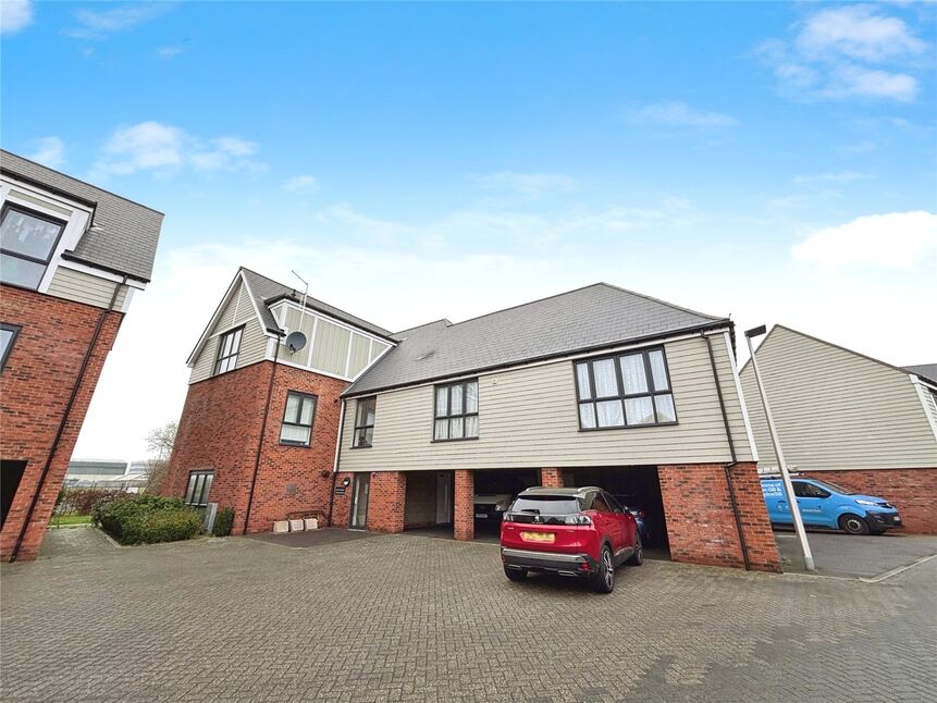 Main image of 2 bedroom  Flat for sale, Beaufighter Close, Chatham, Kent, ME4