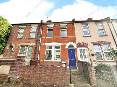 Neville Road, 2 bedroom Mid Terrace House to rent, £1,300 pcm