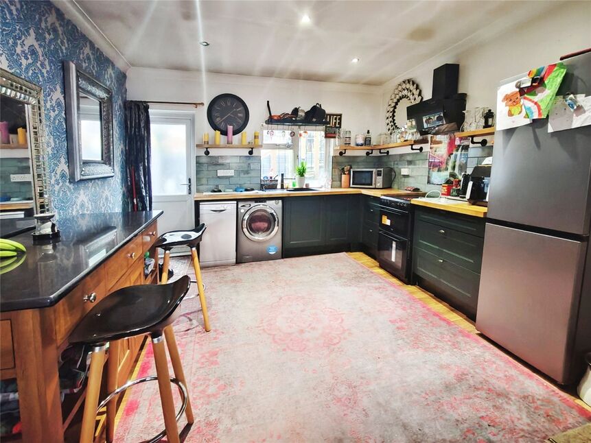 Kitchen / Breakfast Room