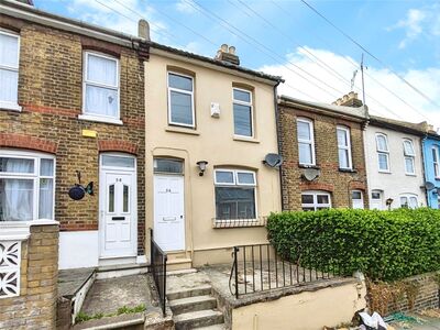 3 bedroom Mid Terrace House to rent