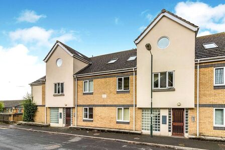 Beacon Road, 1 bedroom  Flat for sale, £140,000