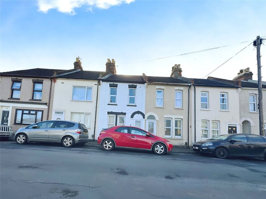 Main image of 2 bedroom Mid Terrace House to rent, Glencoe Road, Chatham, Kent, ME4