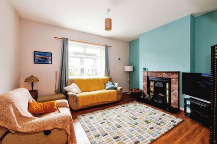 Beech Grove Terrace South, 4 bedroom Mid Terrace House for sale, £230,000