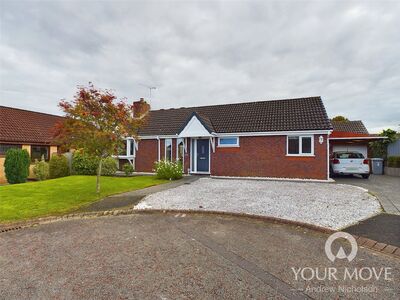 2 bedroom Detached Bungalow for sale