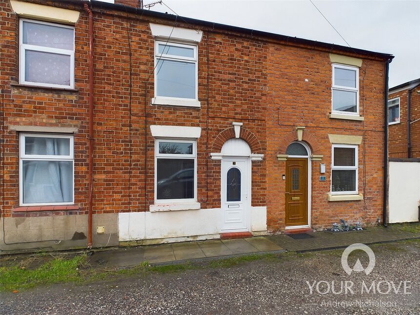 2 bedroom Mid Terrace House for sale