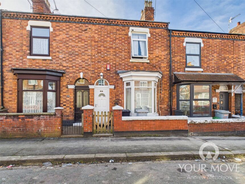 3 bedroom Mid Terrace House for sale