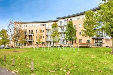 Redwing Crescent, 1 bedroom  Flat for sale, £210,000