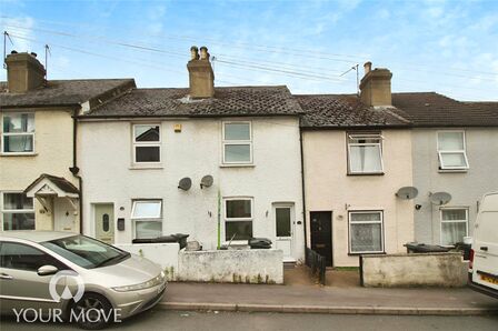 2 bedroom Mid Terrace House to rent