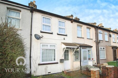 London Road, 3 bedroom Mid Terrace House to rent, £1,900 pcm