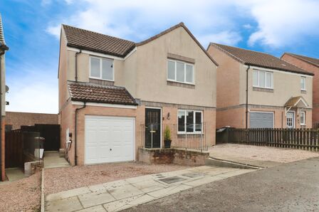 Trinity Crescent, 4 bedroom Detached House for sale, £250,000