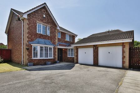 4 bedroom Detached House to rent